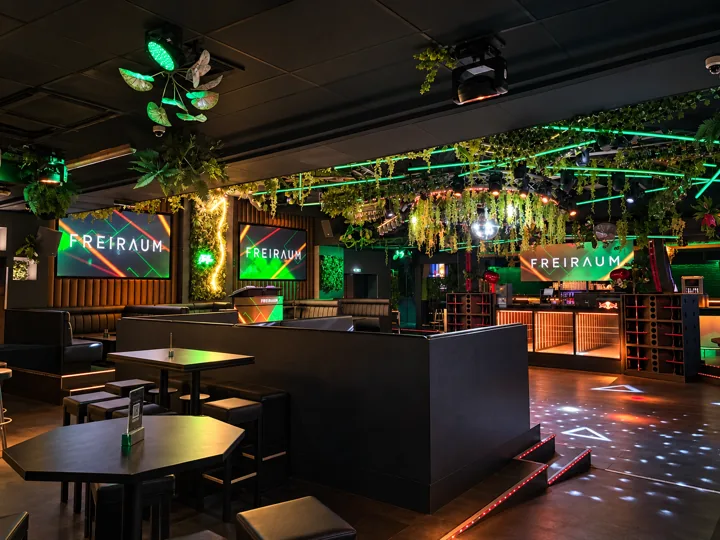 Club / Main Stage · Platz für deine Nacht