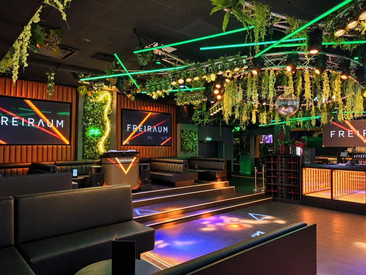 Club / Main Stage · Platz für deine Nacht