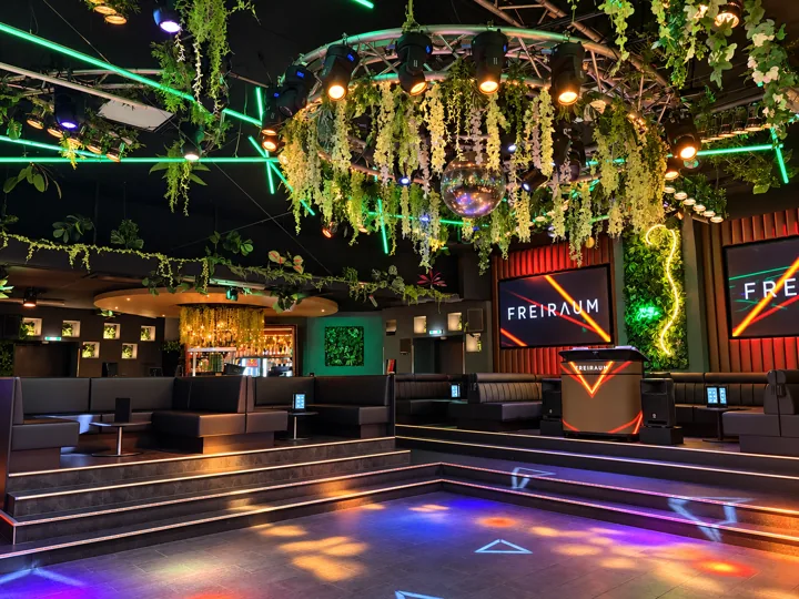 Club / Main Stage · Platz für deine Nacht