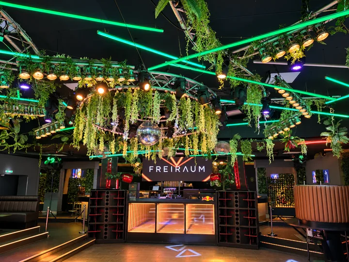 Main Stage · DJ, Dancefloor und Licht
