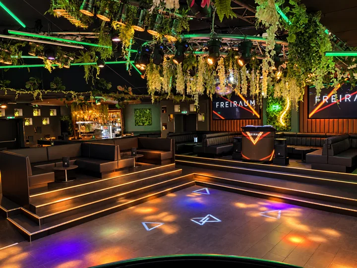 Club / Main Stage · Platz für deine Nacht