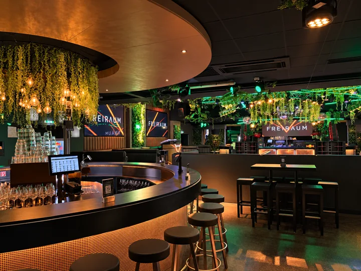 Die Rundbar · Drinks und Blick ins Clubgeschehen