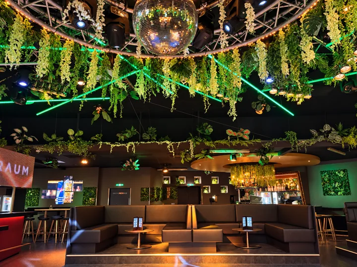 VIP Gold · Lounges 5 und 6 am Dancefloor